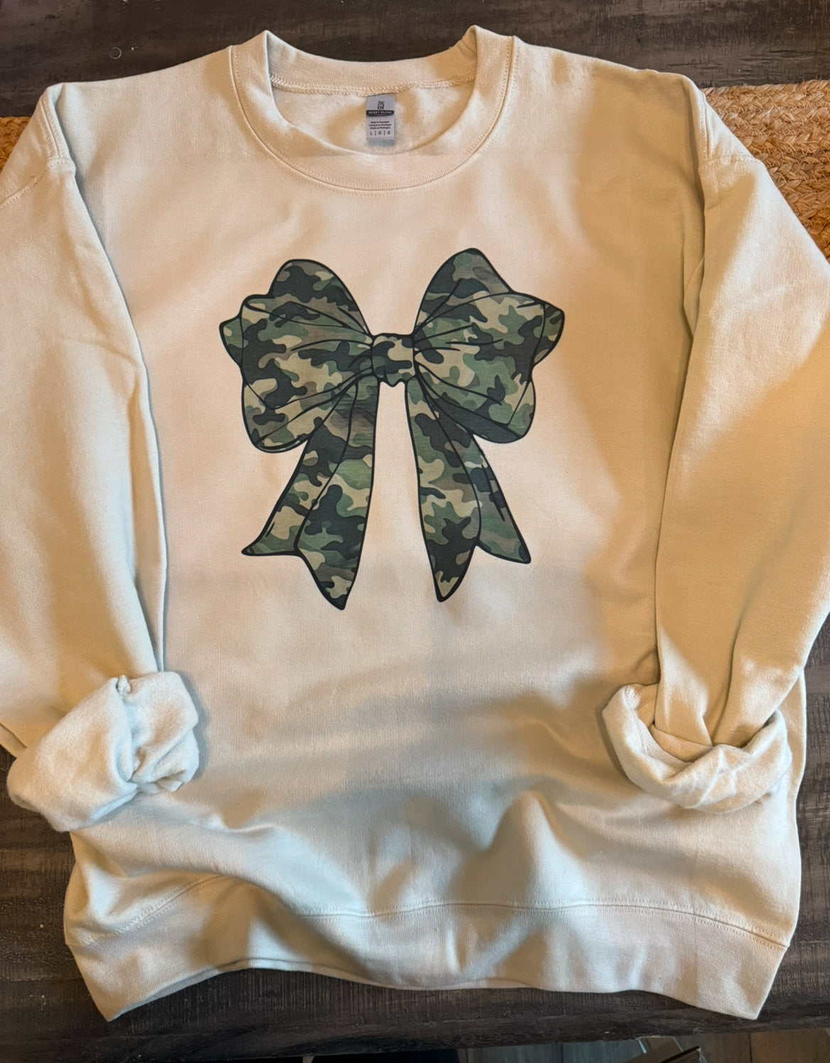 Camo print bow sweatshirt