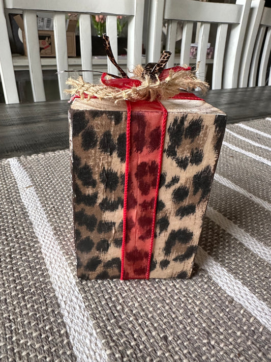 Wooden Present Cheetah Pattern (More)